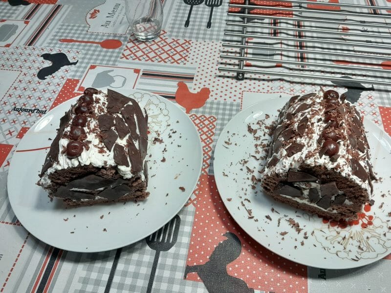 Cliquez pour zoomer ! Bûche forêt noire Thermomix par syss52