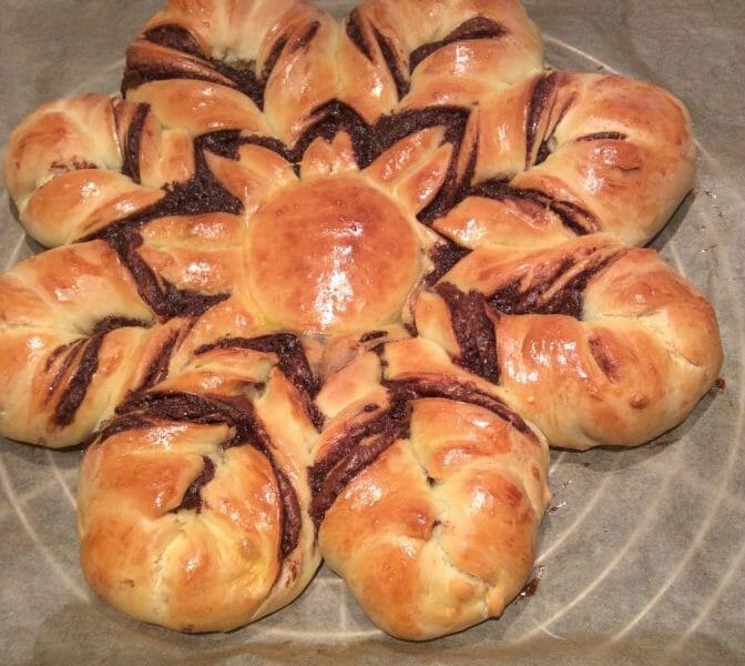 Cliquez pour zoomer ! Brioche étoilée au Nutella Thermomix par Sylbibiche