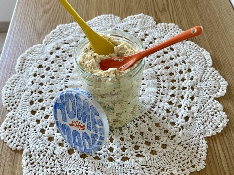 Cliquez pour zoomer ! Rillettes de poulet aux cornichons Thermomix par marine1954