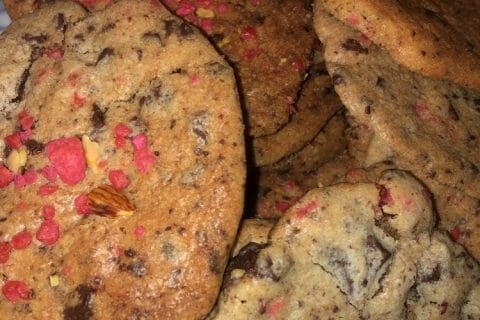 Cliquez pour zoomer ! Cookies aux éclats de pralines roses et pépites de chocolat au Thermomix