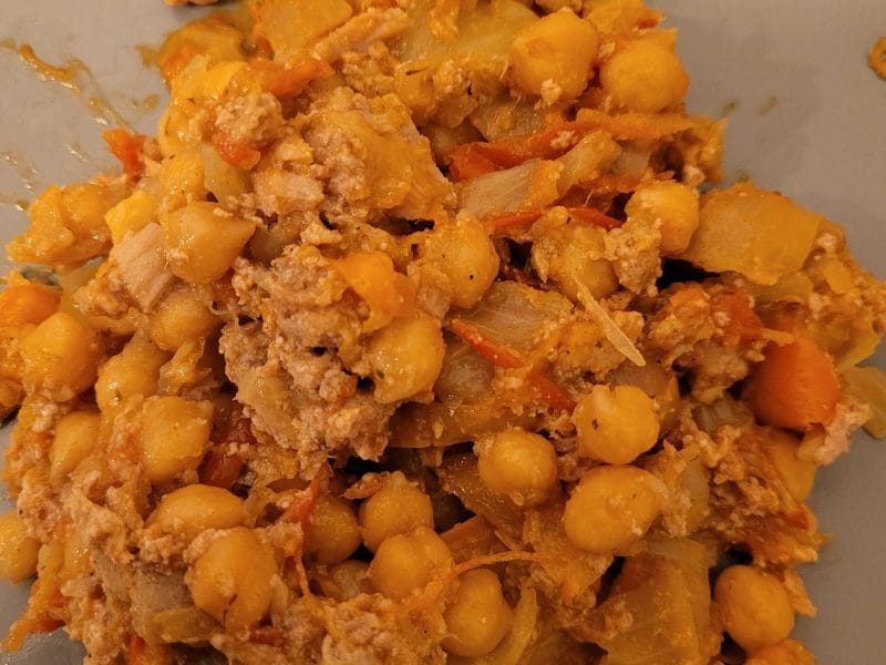 Cliquez pour zoomer ! Mijoté de pois chiches à la tomate, thon et poivrons grillés Thermomix par chacha92