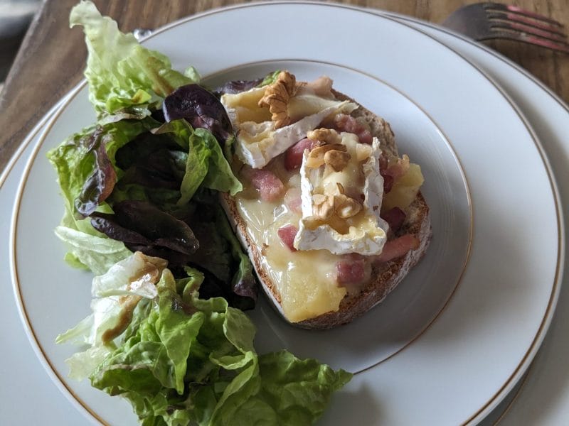 Cliquez pour zoomer ! Tartines normandes pommes et camembert Thermomix par cydney