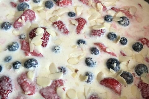 Cliquez pour zoomer ! Clafoutis aux fraises Thermomix par evalucie