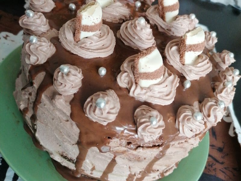Cliquez pour zoomer ! Layer cake Kinder Bueno Thermomix par mona livia