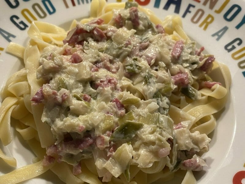 Cliquez pour zoomer ! Tagliatelles à la crème de poireaux Thermomix par chloesery