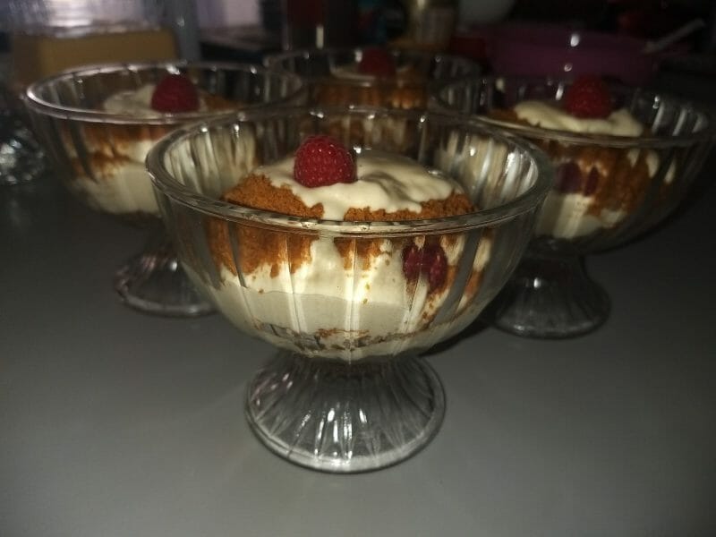 Cliquez pour zoomer ! Tiramisu aux framboises et spéculoos Thermomix par Nana542
