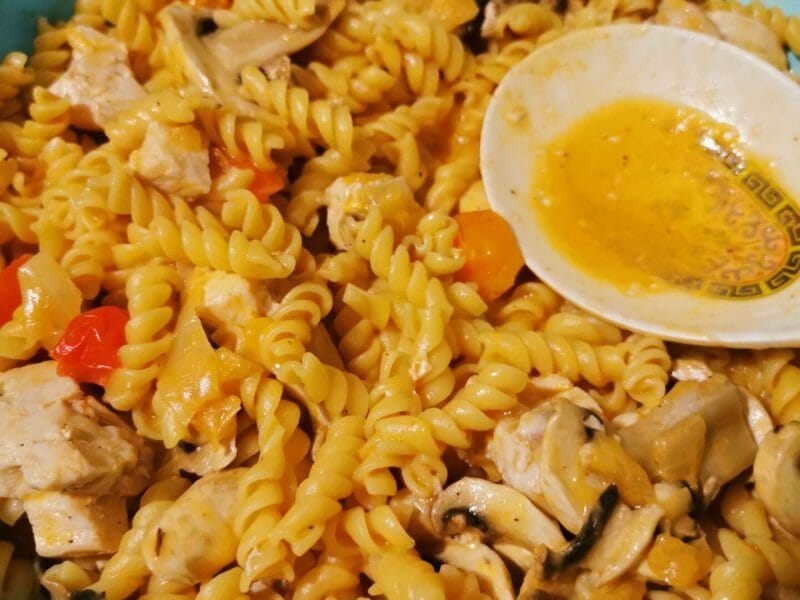 Cliquez pour zoomer ! Pennes au poulet, tomates et champignons Thermomix par mimielove