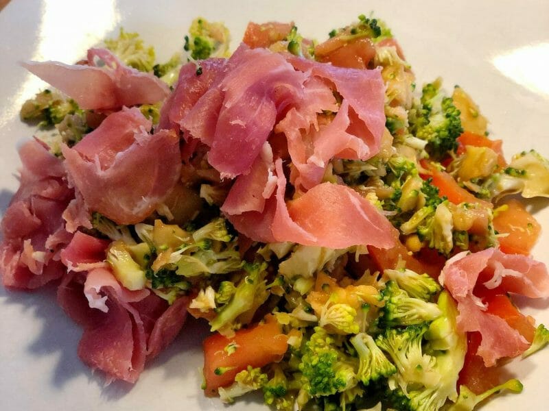 Cliquez pour zoomer ! Salade de brocolis Thermomix par yayachan