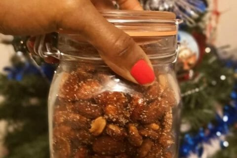 Cliquez pour zoomer ! Amandes grillées à la cannelle et au miel Thermomix par Christal