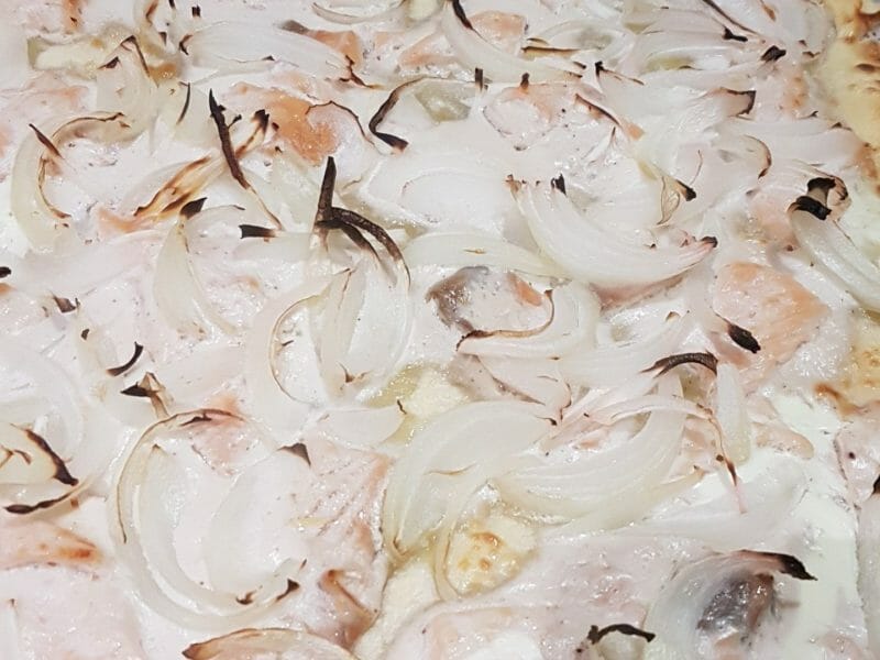 Cliquez pour zoomer ! Tarte flambée rapide au saumon fumé Thermomix par thesuperlulu