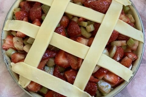 Cliquez pour zoomer ! Tarte aux fraises et à la rhubarbe Thermomix par juliat