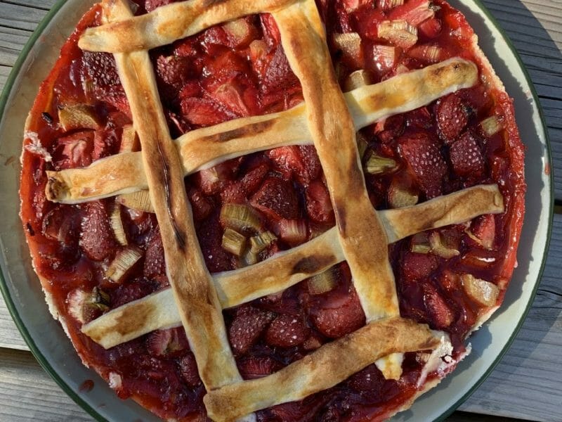 Cliquez pour zoomer ! Tarte aux fraises et à la rhubarbe Thermomix par juliat