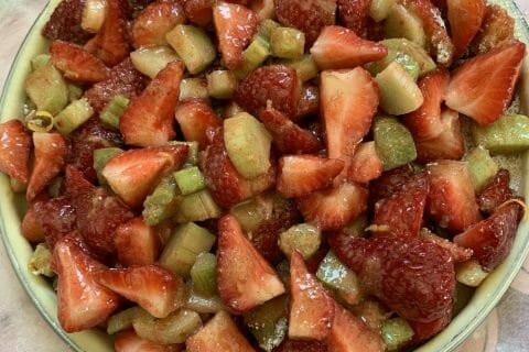 Cliquez pour zoomer ! Tarte aux fraises et à la rhubarbe Thermomix par juliat