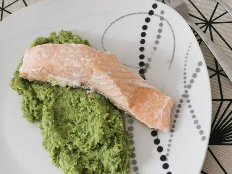 Cliquez pour zoomer ! Saumon sur purée de brocolis Thermomix par nounoulamalice