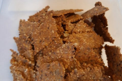 Cliquez pour zoomer ! Crackers salés à l’emmental et aux graines au Thermomix