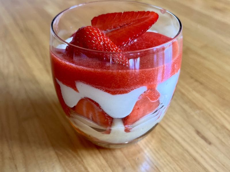 Cliquez pour zoomer ! Tiramisu aux fraises en verrines Thermomix par nicodessables