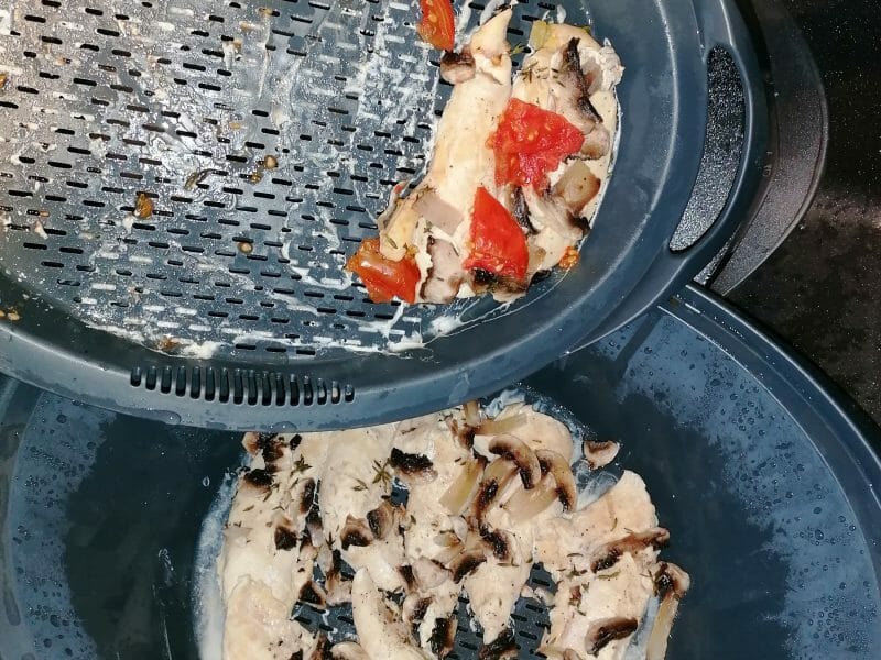 Cliquez pour zoomer ! Pennes au poulet, tomates et champignons Thermomix par gwen27520