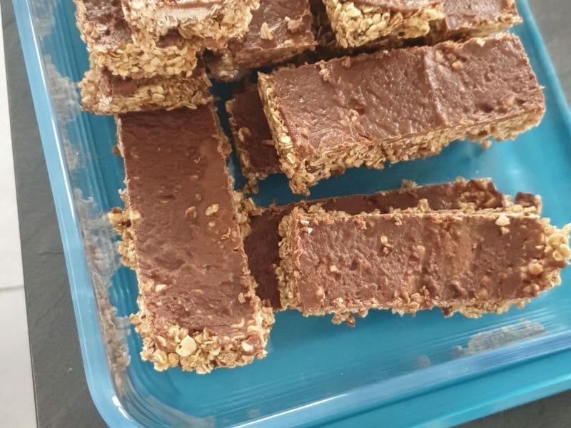 Cliquez pour zoomer ! Barres de céréales à l’avoine, noisettes, banane et chocolat Thermomix par lau0202