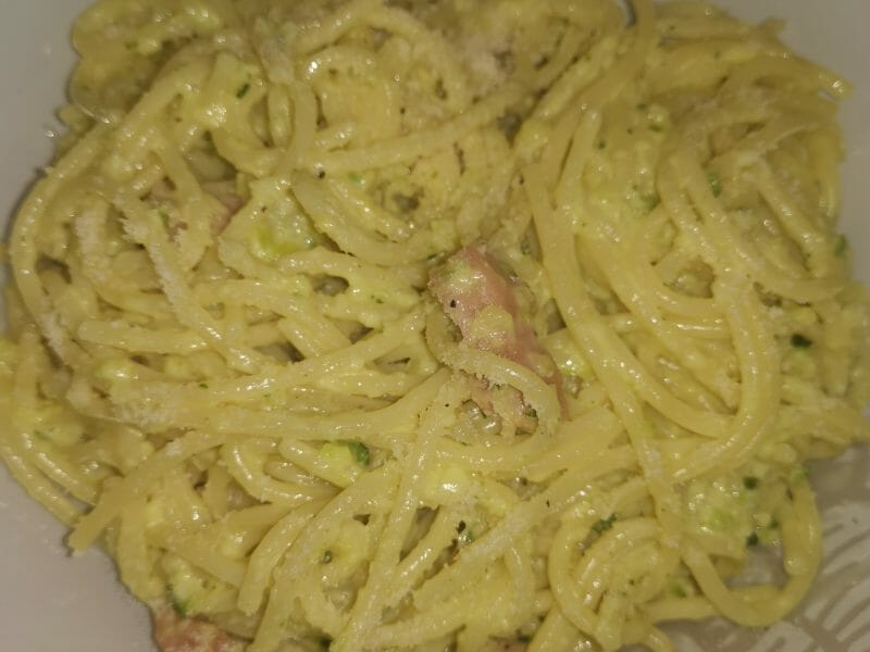 Cliquez pour zoomer ! Pâtes aux courgettes façon carbonara Thermomix par mehdimanetravel