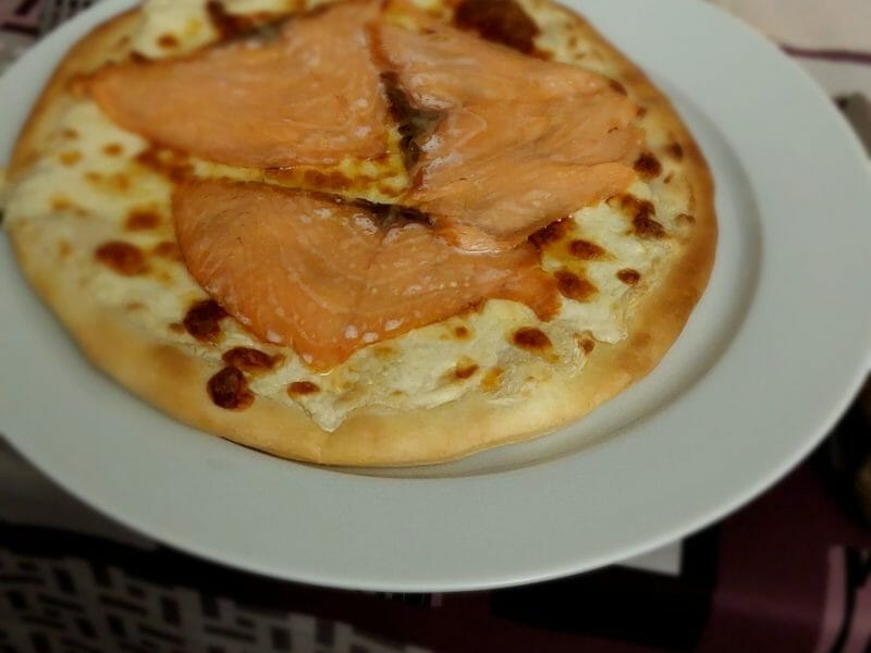 Cliquez pour zoomer ! Pizza au saumon et sauce kiri Thermomix par MaPicardie