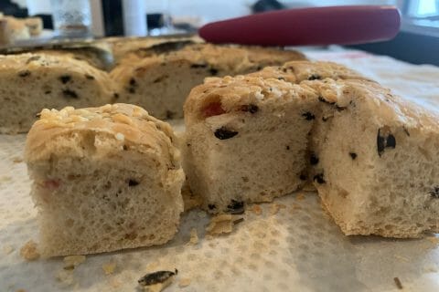 Cliquez pour zoomer ! Fougasse olives et lardons Thermomix par adsebsau