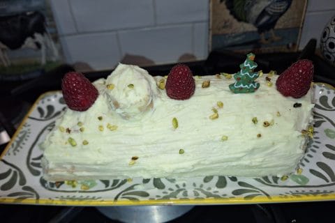 Cliquez pour zoomer ! Bûche de Noël framboises et chocolat blanc Thermomix par mounelly