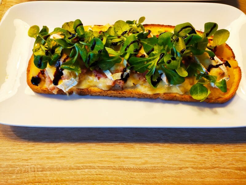 Cliquez pour zoomer ! Tartines normandes pommes et camembert Thermomix par moicmoi22