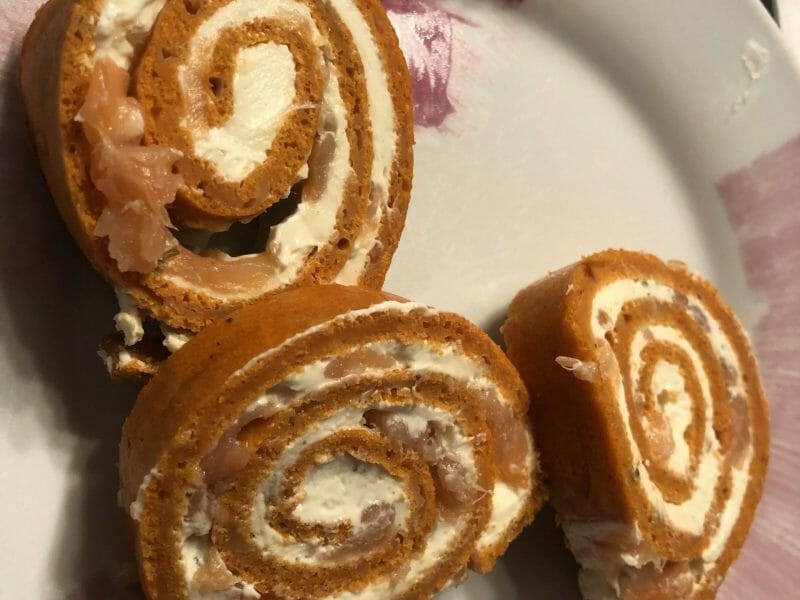 Cliquez pour zoomer ! Roulé à la tomate, saumon et fromage Thermomix par soso51100