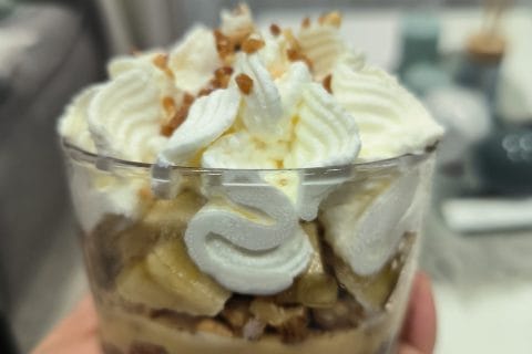 Cliquez pour zoomer ! Verrines banane, confiture de lait et chantilly Thermomix par Dyos