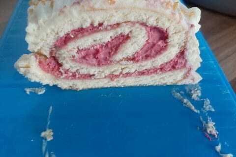 Cliquez pour zoomer ! Bûche de Noël framboises et chocolat blanc Thermomix par vanessa_b