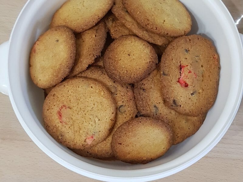 Cliquez pour zoomer ! Cookies aux éclats de pralines roses et pépites de chocolat Thermomix par lys