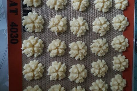 Cliquez pour zoomer ! Sablés à la presse à biscuits Thermomix par simone_1