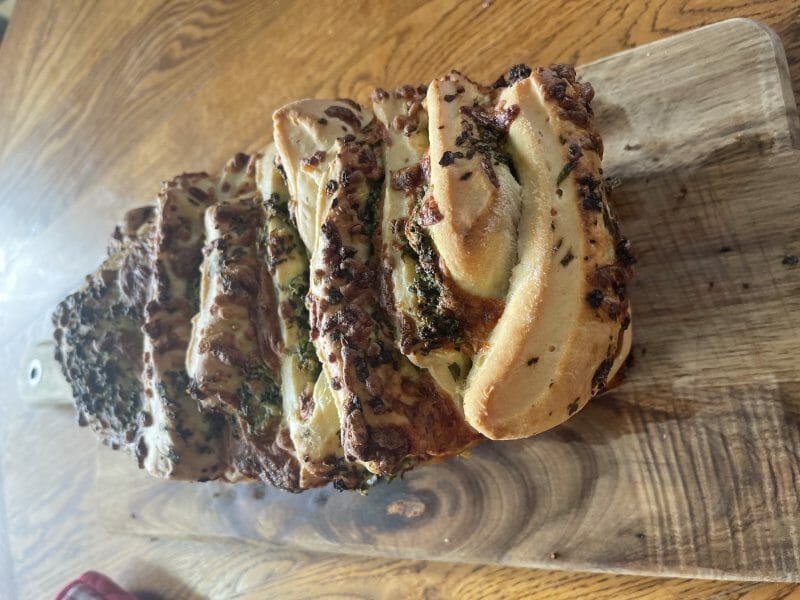 Cliquez pour zoomer ! Pain à l’ail, persil et mozzarella Thermomix par david427