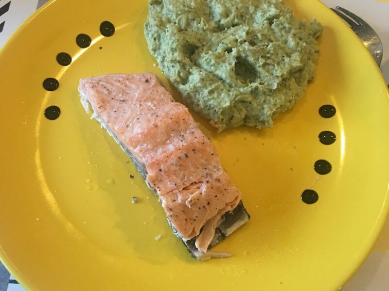 Cliquez pour zoomer ! Saumon sur purée de brocolis Thermomix par pafette