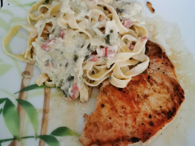 Cliquez pour zoomer ! Tagliatelles à la crème de poireaux Thermomix par angelique_33