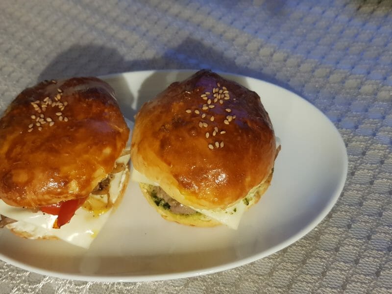 Cliquez pour zoomer ! Pains hamburger Thermomix par sjcooks