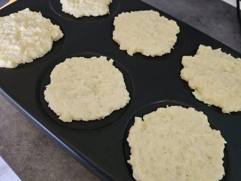 Cliquez pour zoomer ! Galettes de chou-fleur et sauce yaourt Thermomix par li_2