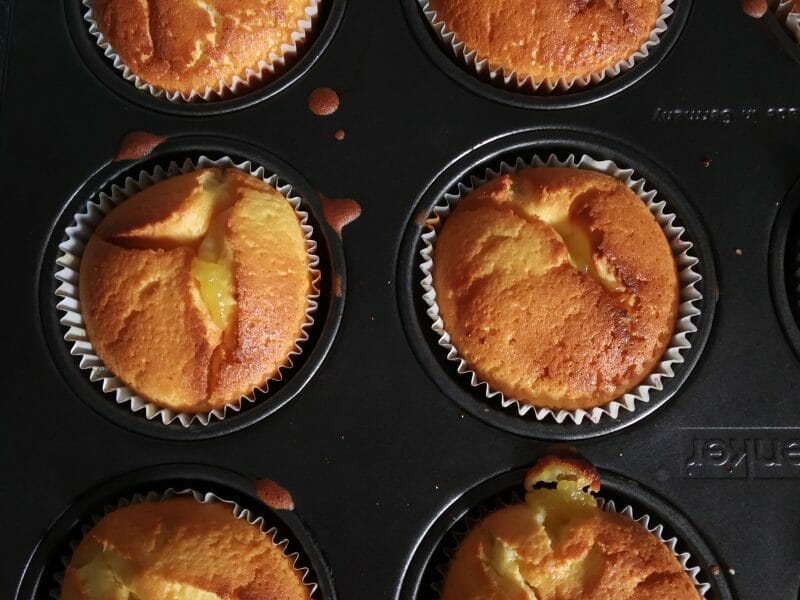 Cliquez pour zoomer ! Fondants au citron, coeur de lemon curd Thermomix par nathalie595959