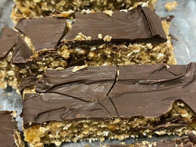Cliquez pour zoomer ! Barres de céréales à l’avoine, noisettes, banane et chocolat Thermomix par joan_1