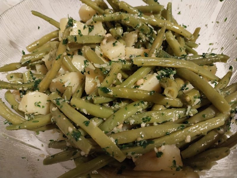 Cliquez pour zoomer ! Pommes de terre et haricots verts à l’ail et au persil Thermomix par titiminoune