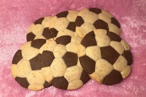 Cliquez pour zoomer ! Biscuits ballon de foot Thermomix par oumm