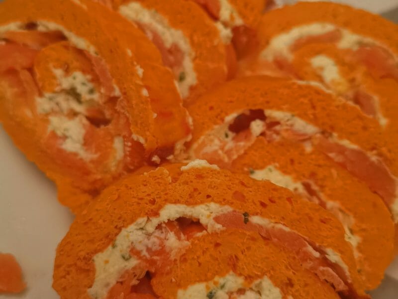 Cliquez pour zoomer ! Roulé à la tomate, saumon et fromage Thermomix par roxanne45