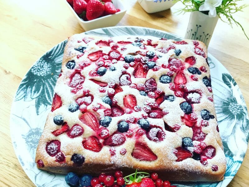 Cliquez pour zoomer ! Bublanina aux fruits rouges Thermomix par trulymadlythermie