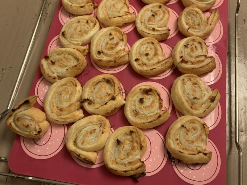 Cliquez pour zoomer ! Roulés feuilletés au saumon Thermomix par Manuchon1006