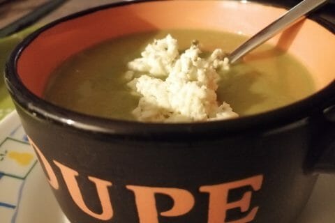 Cliquez pour zoomer ! Velouté de courgettes, petits pois et basilic Thermomix par tartinepouki