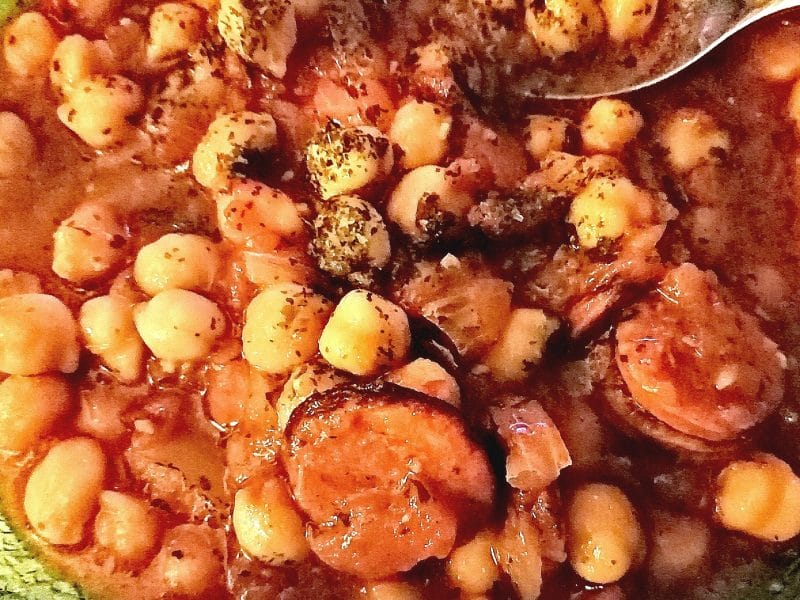 Cliquez pour zoomer ! Mijoté de pois chiches à la tomate, thon et poivrons grillés Thermomix par tartinepouki
