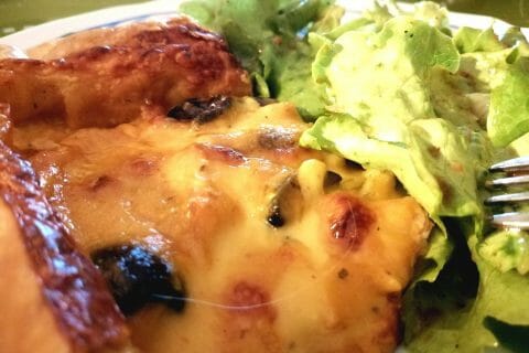 Cliquez pour zoomer ! Pizza au saumon et sauce kiri Thermomix par tartinepouki