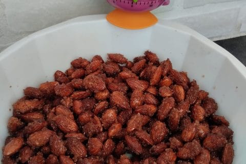 Cliquez pour zoomer ! Amandes grillées à la cannelle et au miel Thermomix par davetaudrey