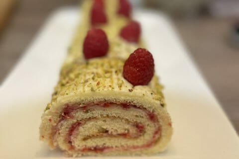 Cliquez pour zoomer ! Bûche de Noël framboises et chocolat blanc Thermomix par haadjer