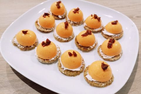 Cliquez pour zoomer ! Dômes à la mousse de poivrons et chèvre frais Thermomix par cha2901